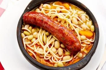 Receta de porotos con riendas tradicionales: Un plato chileno casero y campesino