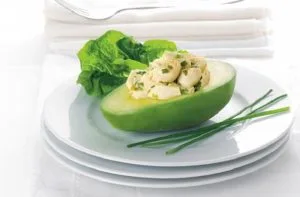 Palta rellena con pollo