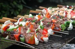 Recetas chilenas con freidora de aire 7 Receta de anticuchos a la parrilla