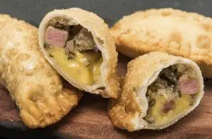 Recetas de aperitivos típicos de Chile 1 Receta de empanadas fritas de atún y queso