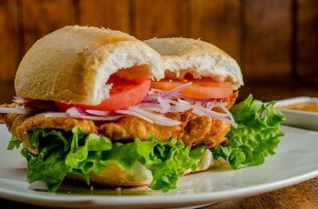 Receta de sándwich de pescado frito chileno Receta de sándwich de pescado frito chileno