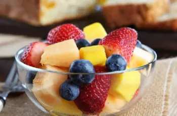 Receta de ensalada de frutas frescas chilenas de la estación