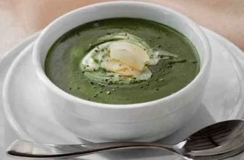 Receta de sopa de espinacas casera: Sencilla, saludable y nutritiva Receta de sopa de espinacas casera: Sencilla, saludable y nutritiva