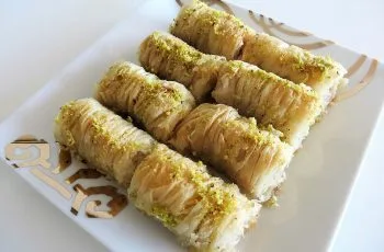 Receta de dulces árabes (baklava rolls) tradicionales, caseros y deliciosos Receta de dulces árabes (baklava rolls) tradicionales, caseros y deliciosos