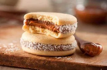 ¿Cómo preparar alfajores de maicena? Receta original con manjar y cobertura de coco ¿Cómo preparar alfajores de maicena? Receta original con manjar y cobertura de coco