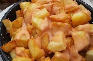 Recetas de aperitivos típicos de Chile 136 Receta de papas bravas al merkén