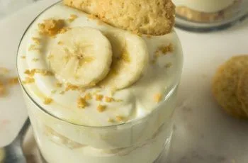 Receta de pudín de plátano casero con merengue o crema pastelera Receta de pudín de plátano casero con merengue o crema pastelera