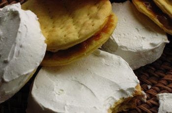 Receta de chilenitos con manjar y alfajores caseros: Repostería patrimonial típica Receta de chilenitos con manjar y alfajores caseros: Repostería patrimonial típica