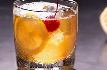 Receta de amaretto sour fácil: Cóctel original de influencia estadounidense Receta de amaretto sour fácil: Cóctel original de influencia estadounidense