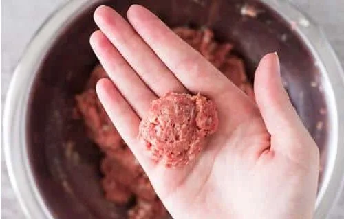 Dándole forma a las albóndigas