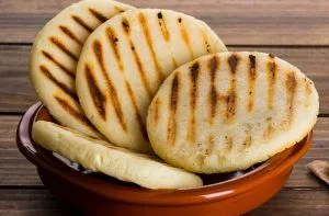 Recetas chilenas: platos típicos y tradicionales de Chile 167 Receta de arepas de maiz venezolanas
