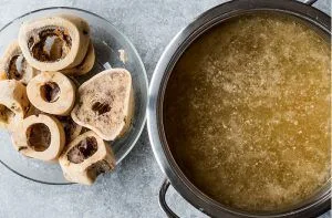 Recetas de sopas y guisos típicos de Chile 36 Receta de caldo de huesos