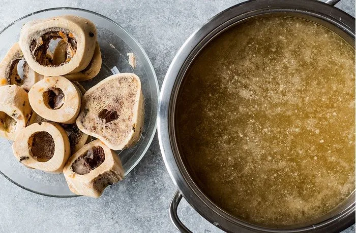 Caldo de huesos
