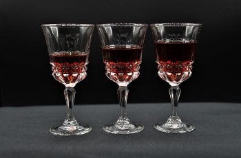 Receta de mistela de uva chilena: Mosto de uva y aguardiente Receta de mistela de uva chilena: Mosto de uva y aguardiente