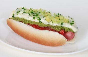 Receta de completo campesino chileno con salsa verde y ají verde Receta de completo campesino chileno con salsa verde y ají verde