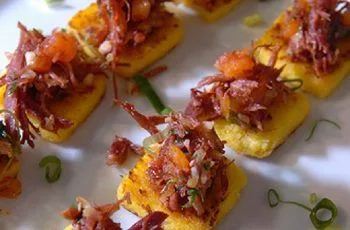 Receta de canapés de charqui: Cocina chilena patrimonial