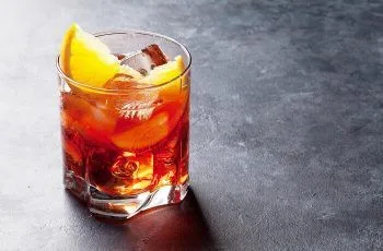 Receta de cóctel negroni tradicional: Un clásico a nivel mundial Receta de cóctel negroni tradicional: Un clásico a nivel mundial