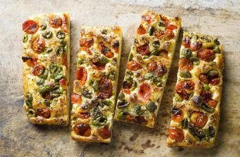 Receta de focaccia italiana: Pan casero tradicional mediterráneo