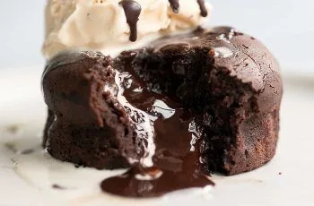Receta de volcán de chocolate perfecto: Delicia con centro líquido y cremoso Receta de volcán de chocolate perfecto: Delicia con centro líquido y cremoso