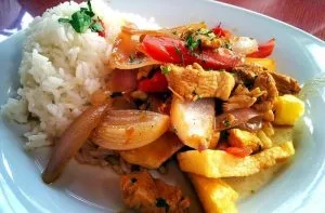 Receta de lomo saltado de pollo