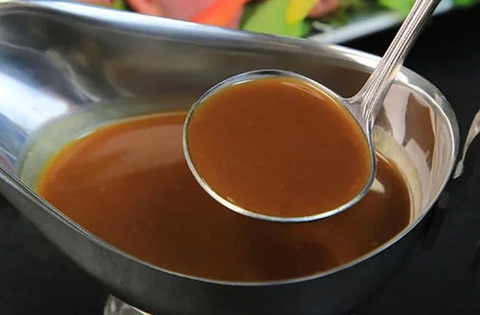 Receta de salsa española casera tradicional para carnes y verduras 1 Receta de salsa española para carnes y verduras
