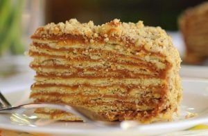 Torta de hojarasca con manjar