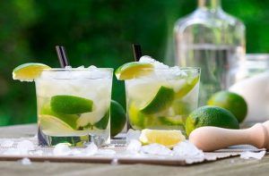 Receta de caipirinha brasileña