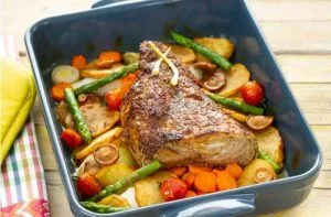 Receta de carne al horno con verduras - Comidas Chilenas