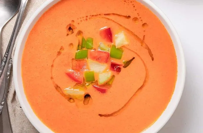 Receta de gazpacho español tradicional