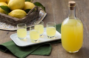 Receta de limoncello original italiano: Licor casero cítrico y refrescante Receta de limoncello original italiano: Licor casero cítrico y refrescante