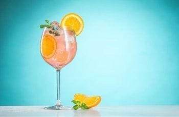Receta de cóctel Maracuzzotti: Ramazzotti y Stone Maracuyá Receta de cóctel Maracuzzotti: Ramazzotti y Stone Maracuyá