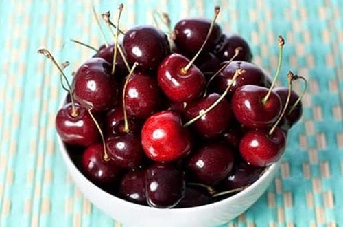 Cerezas frescas, limpias y rojas para hacer mermelada casera