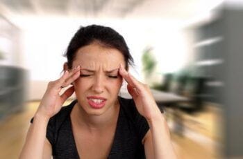 ¿Cómo el consumo de ciertos alimentos afecta a los pacientes con migraña? ¿Cómo el consumo de ciertos alimentos afecta a los pacientes con migraña?