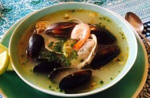 Receta de caldillo de mariscos chileno