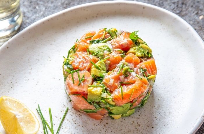 Receta de tartar de salmón chileno: Fresco y delicioso para 4 personas 1 Receta de tartar de salmón chileno