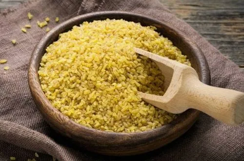 Bulgur Bulgur grueso remojado, grano integral para masa de pan multicereal.