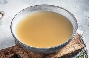 Recetas de sopas y guisos típicos de Chile 11 Caldo de pescado o fumet casero