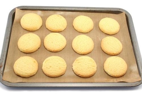 Galletas en bandeja