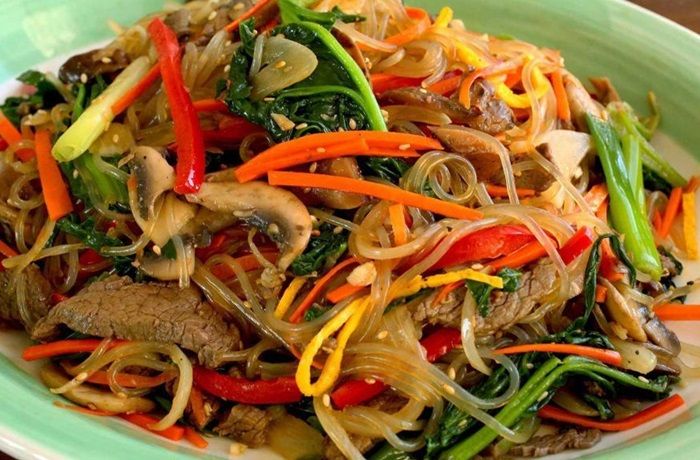 Receta de japchae coreano tradicional