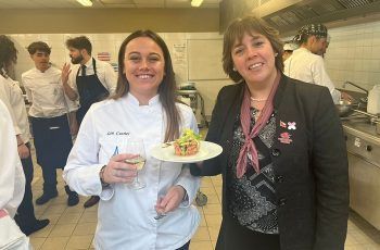 Jóvenes chefs de Francia asisten a máster class del salmón coho chileno Jóvenes chefs de Francia asisten a máster class del salmón coho chileno