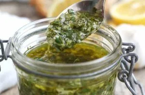 Recetas de salsas y aderezos típicos de Chile 12 Receta de mojo de ajo chileno