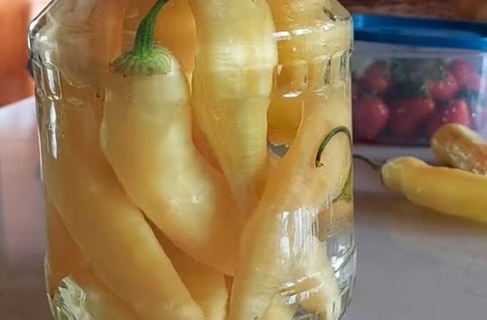 Ají en escabeche con vinagre de manzana Ají en escabeche con vinagre de manzana