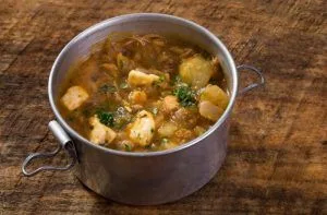 Receta de picante de guatitas y charqui: Preparación andina casera y tradicional