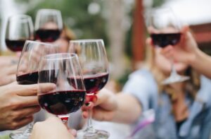 Recetas chilenas: platos típicos y tradicionales de Chile 74 Copas de vino en restaurante chileno premiado por Wine Spectator 2026