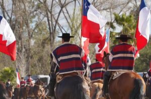 Stands de gastronomia y tradicion en la Semana de la Chilenidad 2026, Parque Padre Hurtado La Reina